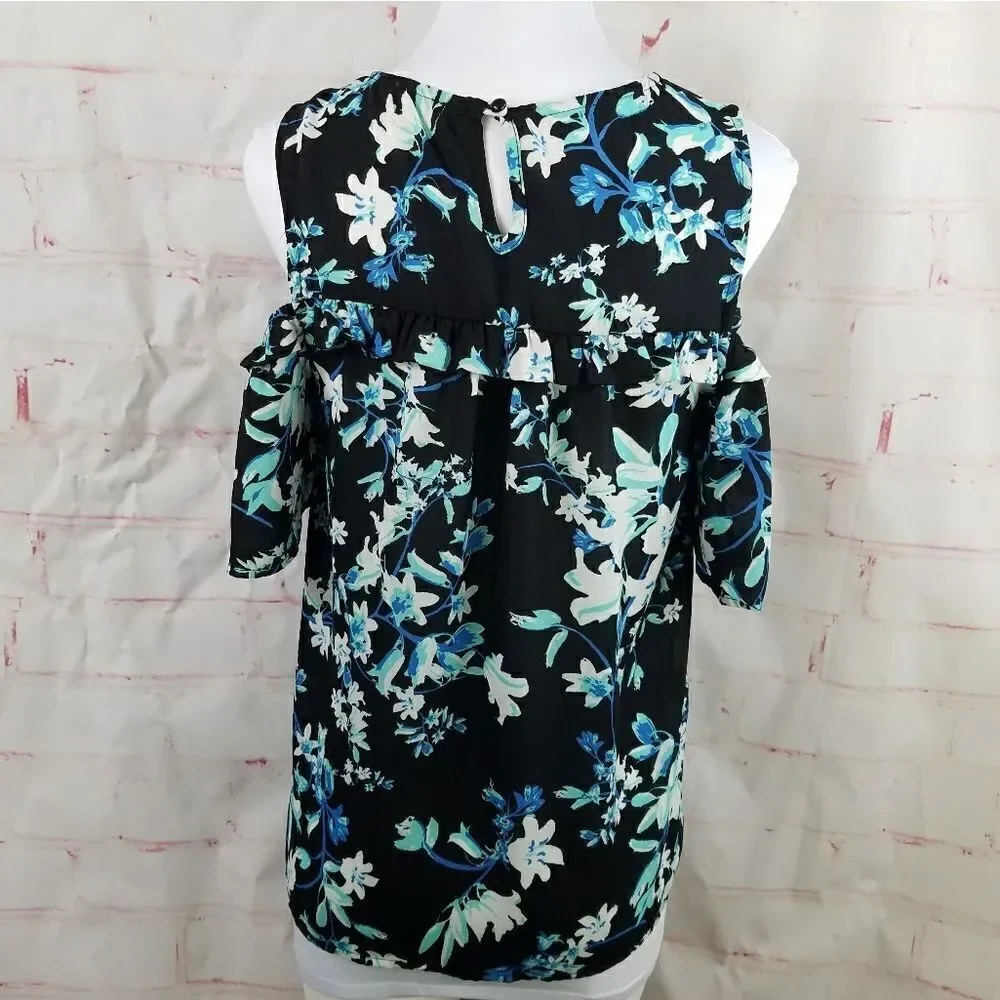 3/$25 Lily White floral cold shoulder top small